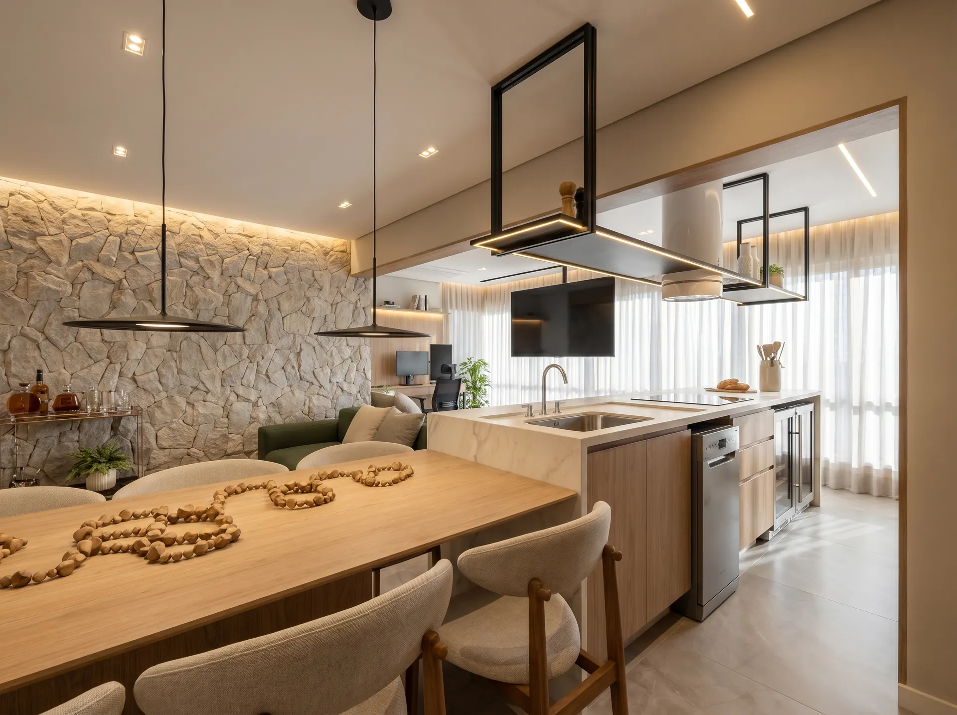 Sala de jantar e cozinha com parede de pedra