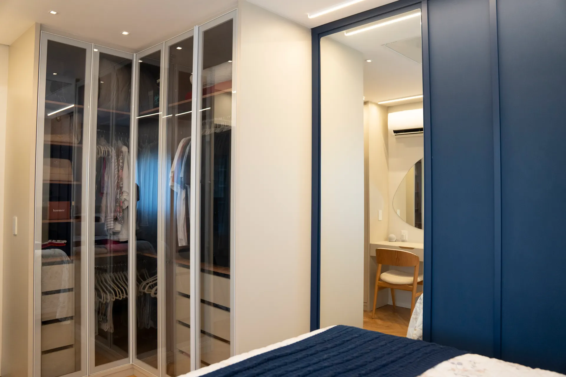Closet com porta de correr navy
